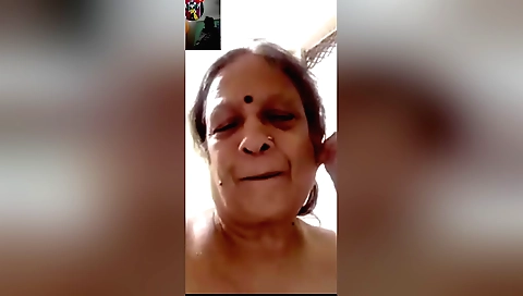 Today Exclusive -mature Aunty Shows Her Boobs And Pussy On Vc