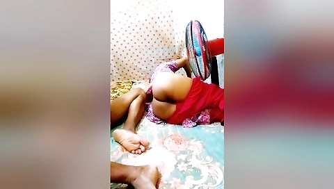 Dhaka digital stylist giving clients a good blowjob