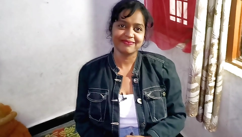 Indian amateur girl shows off her deepthroat skills