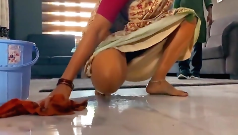 Indian amateur milf with shaved pussy fucked on camera