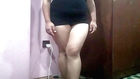 Sexy amateur solo chick fucks her big ass with a vibrator