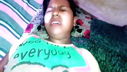 Indian gym babe showing off her body during workout