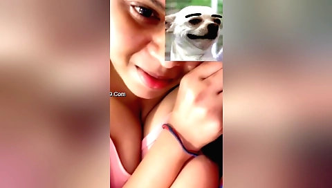 Today Exclusive-cue Desi Girl Shows Her Boobs On Vc