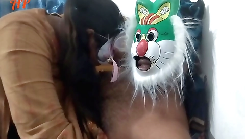 Indian girl with a nice body gets fucked on the car