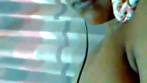 Webcam beauty enjoys her body in amateur hd video 1080p