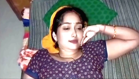 Indian girl breaks the seal of marriage and tests it