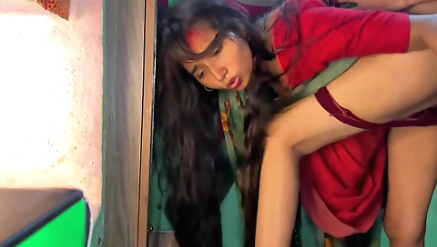 Indian girl in a black dress gets fucked in a hot sex video