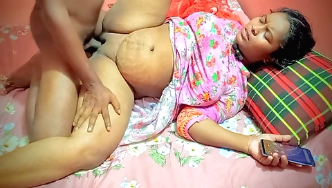 Indian brunette with a sexy body sucks her husband's cock