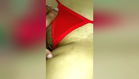 Indian babe touches her tight pussy in amateur video