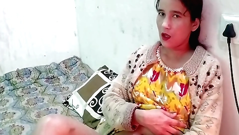 Curvy and slim babe naked and getting fucked by guy