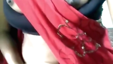 Hot amateur chick in sexy outfit fucks pussy in amateur video