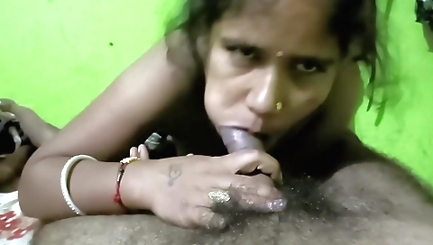 Indian woman 18+ devar bahbi shows her body in hd porn