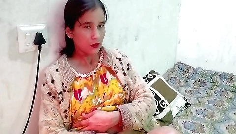Muslim girl dabar kya dasti pela in duster and masturbates