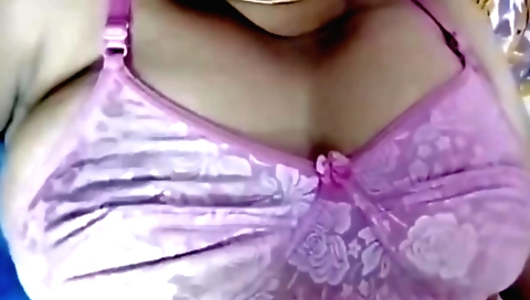 Indian amateur babe with big natural boobs sucks and fucks