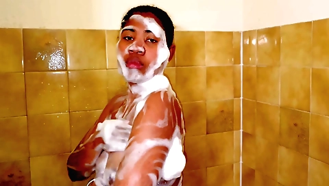 Indian hot babe is getting her wet pussy towel wrapped