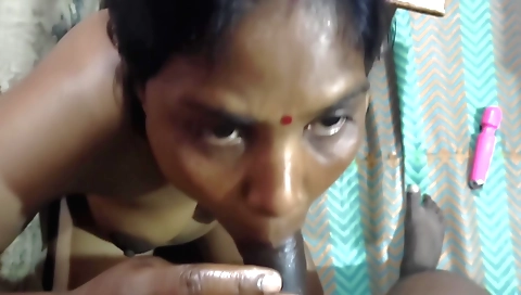 Indian amateur with a great body receives a facial