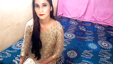 Sexy chick in sexy bra and black dress in homemade video