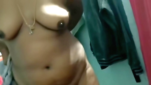 Indian girlfriend seduces her boyfriend in the backyard