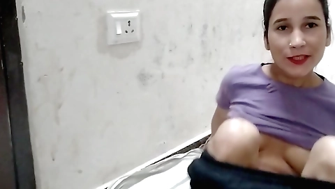 Indian girl does not need to be helped in the room