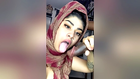 A deepthroat faceshot from the kitchen from the amateur scene