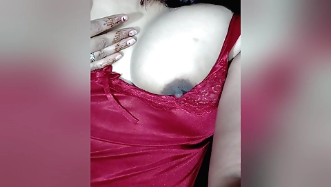 Indian brunette takes it hot and gets her pussy fucked