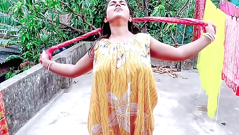 Slender brunette babe with a long black hair enjoys her room 04z