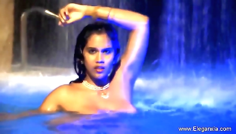 Indian girl 18+ shows off her big boobs and her ass