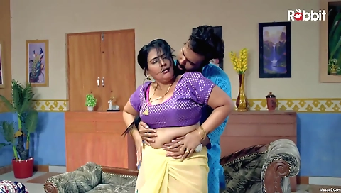 Big booty milf shows off her boobs and pussy in a sexy porn