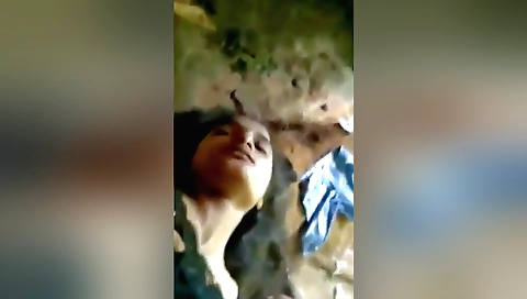 Amateur hairy brunette girl is getting fucked outdoors