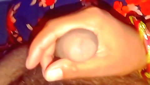 Indian bhn ne k sath bed deh se land pakd leya handjob