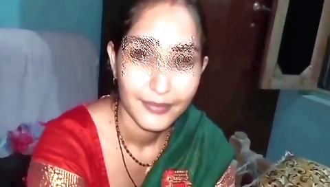 Indian girl has sex with her boyfriend and gives a blowjob