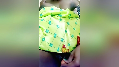 Indian blonde is playing with her hairy pussy on webcam