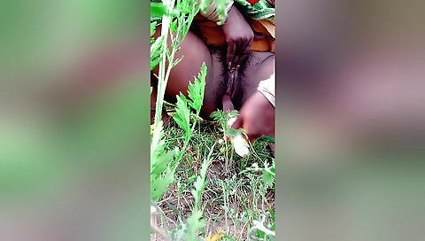 Indian girl in a white top fucked in the jungle toilet