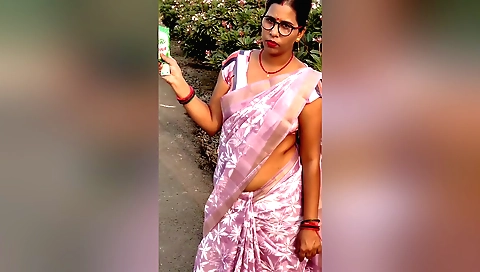 Amateur wife massaged by her husband in the bathroom