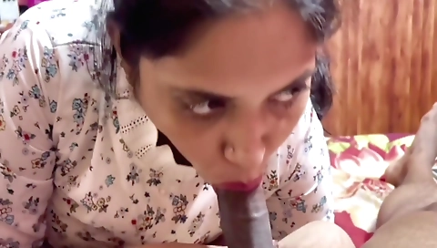 Indian teen girl with a sexy pussy in her college dorm