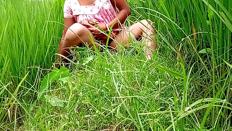 Solo female enjoys outdoor and enjoys her rice bhabhi