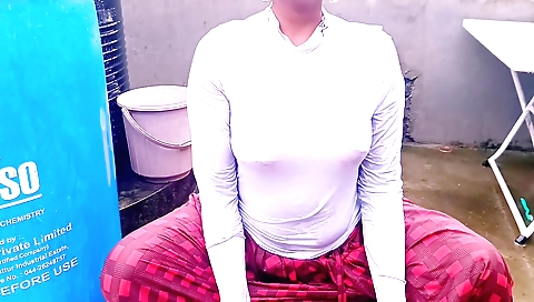 Indian housemaid spanking her stepdad's big juicy cunny