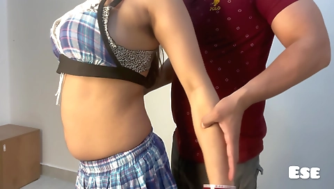 Buxom brunette gym trainer is ready to train on machines