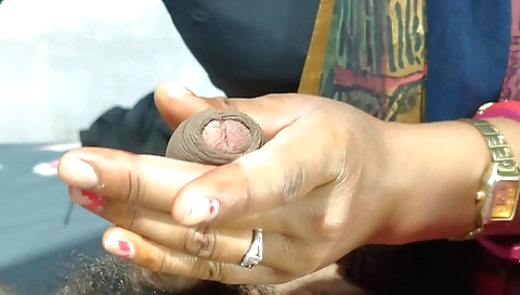 Hot brunette gets a dick inside her vagina in hd porn