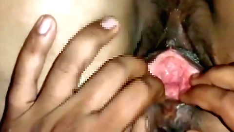 Indian babe seduces a hungry pizza delivery boy and gets fucked