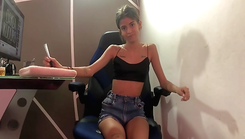 Brunette brunette with a huge ass gets fucked a little