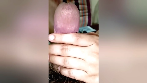 Indian girl sucks on a big cock in amateur porn video
