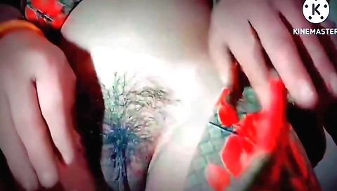 Indian teen makes herself naked and enjoys masturbation