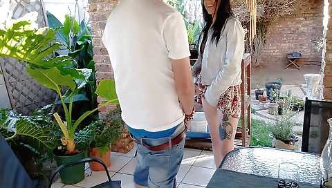 Amateur brunette girl fucks in the park in the park