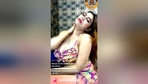 Livya mani show her gorgeous body on webcams video