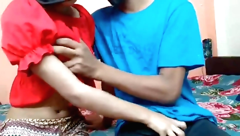 Indian brunette sex with her hubby in webcams video