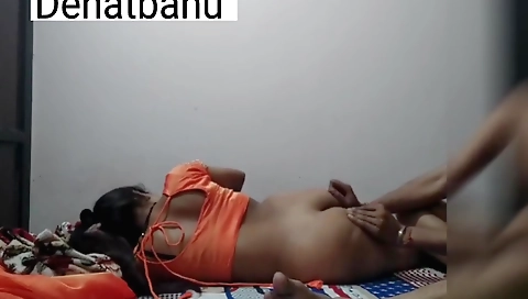 Hindi teen with sexy face and big ass fucked in the village