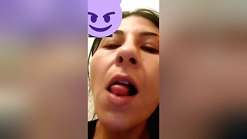 Sexy indian babe with a sexy body masturbates on webcam