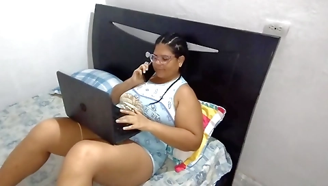 Indian amateur brunette stepdaughter fucks herself