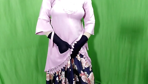 Indian housewife gives blowjob and then fucks her lover